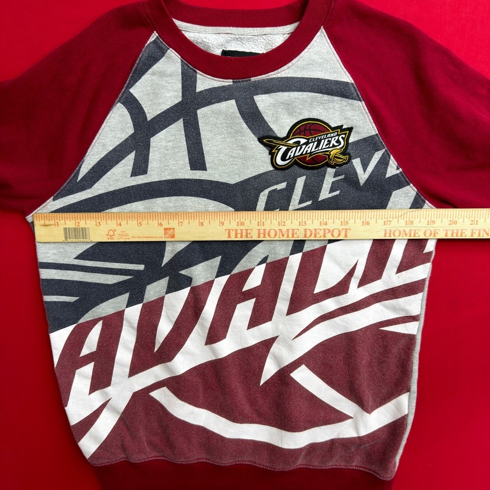 VTG Style NBA Cleveland Cavaliers Men's Small Big AOP Logo Maroon Grey Yellow - Picture 5 of 7